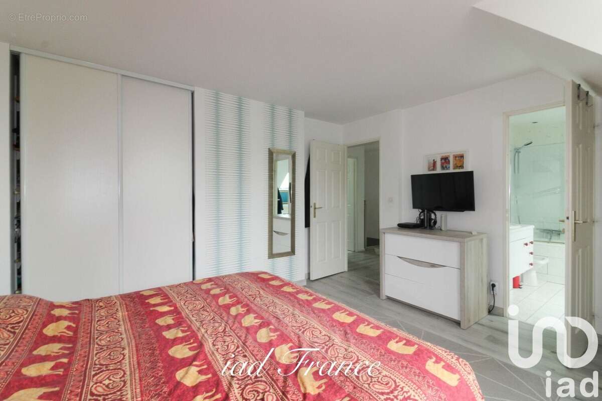 Photo 2 - Maison à MORAINVILLIERS