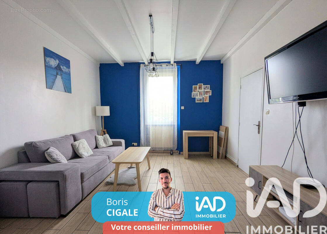 Photo 1 - Maison à LE CHAMBON-FEUGEROLLES