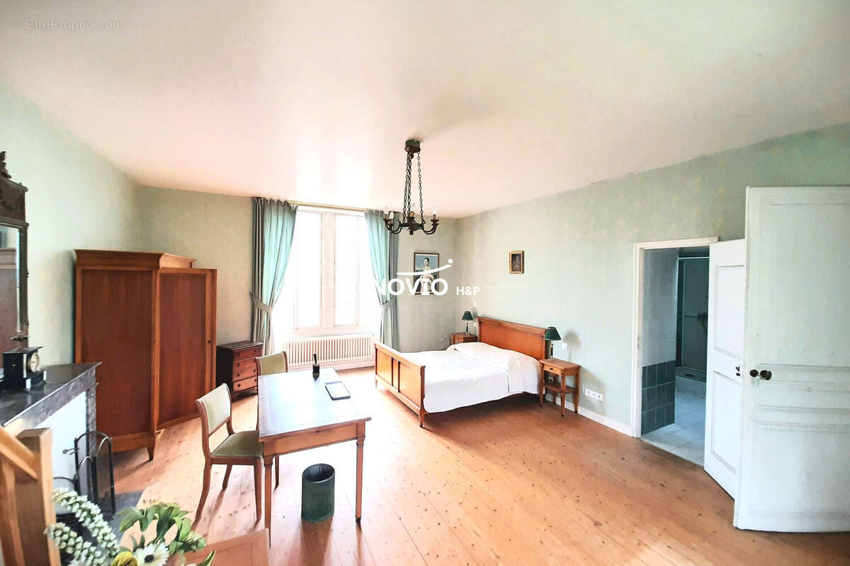 Maison 10 pièces 318 m² à vendre à Beaumont (86490) - photo 8
