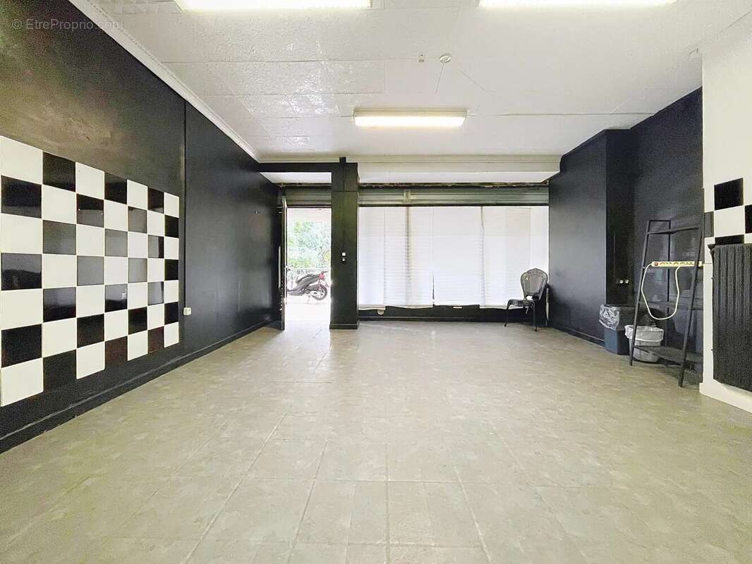 Commerce à MARSEILLE-12E