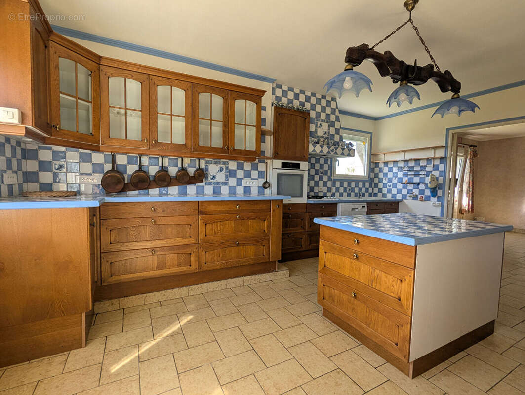 Maison à TREDREZ-LOCQUEMEAU