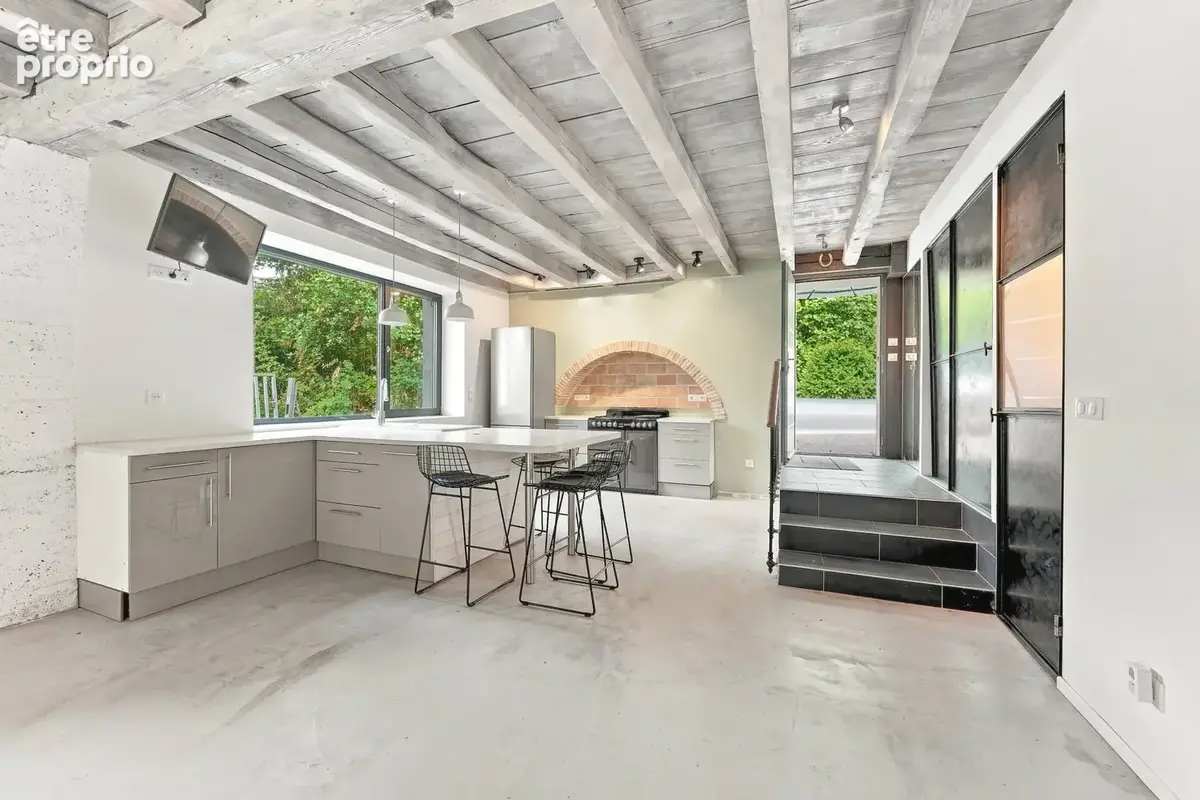 PRÉVESSIN-MOËNS – Ancienne forge du XIXᵉ transformée en loft – 187 m² – 3 chambres – Jardin - photo 14