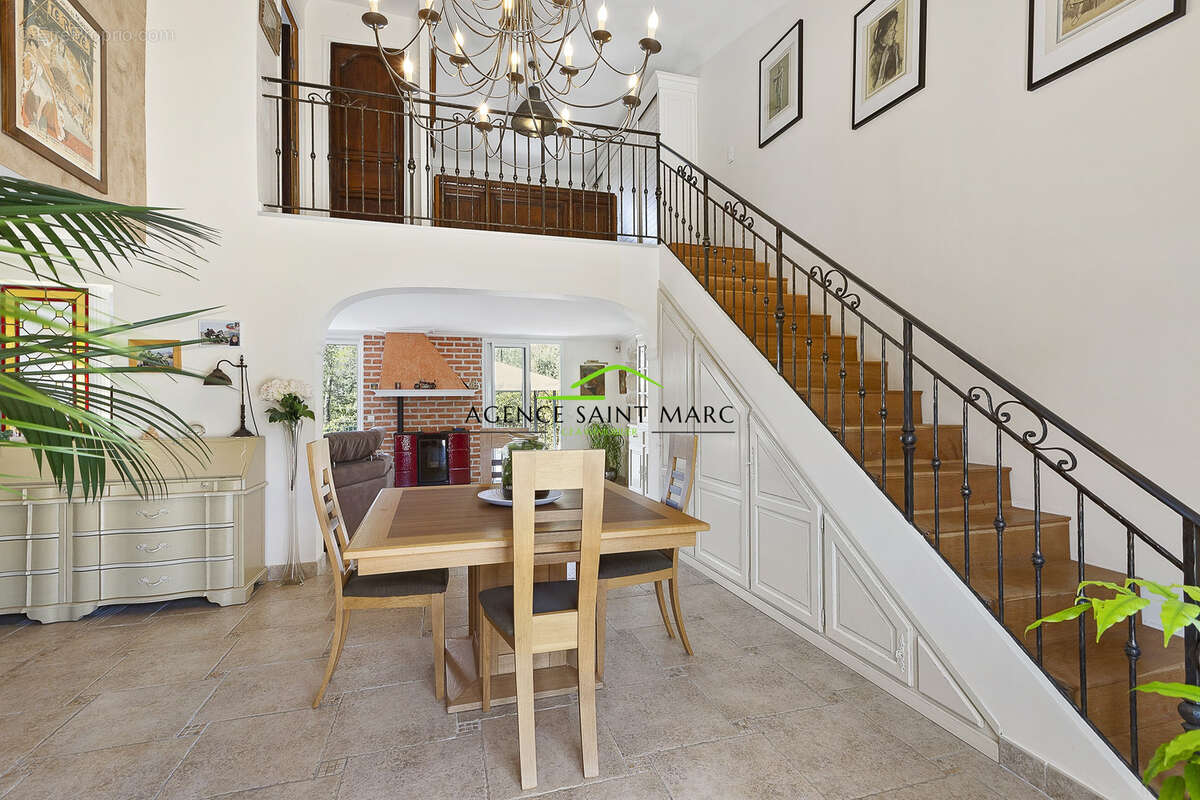 Maison à PEYMEINADE