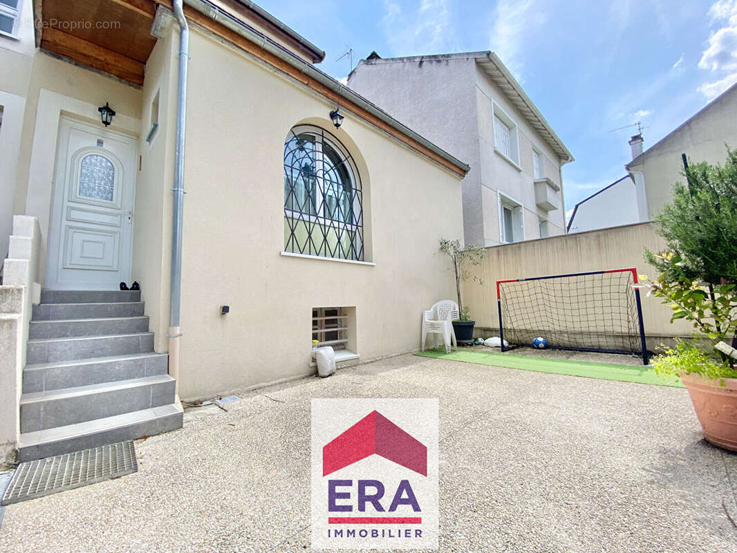 Maison à SARTROUVILLE