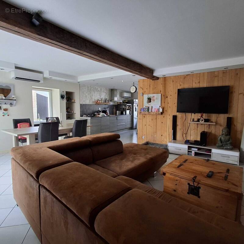 Maison 130 m² à La Rochefoucauld  - photo 2