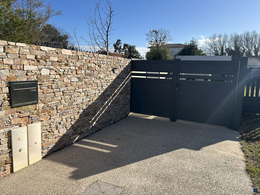 Maison à SAINT-GEORGES-DE-DIDONNE