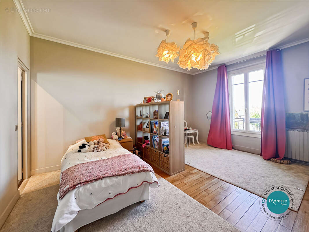 Maison familiale de prestige 7 pièces 200 m2 sous-sol // dépendance - photo 13