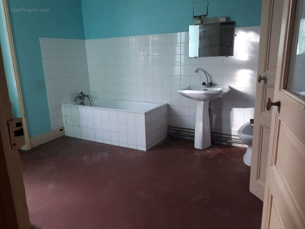 Maison à AVAILLES-LIMOUZINE