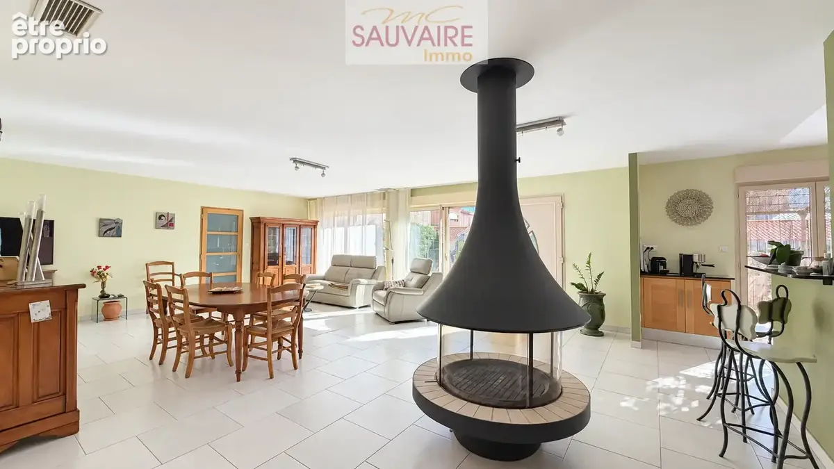 Belle maison de ville 217 m2   Grands volumes et espaces indépendants - photo 3