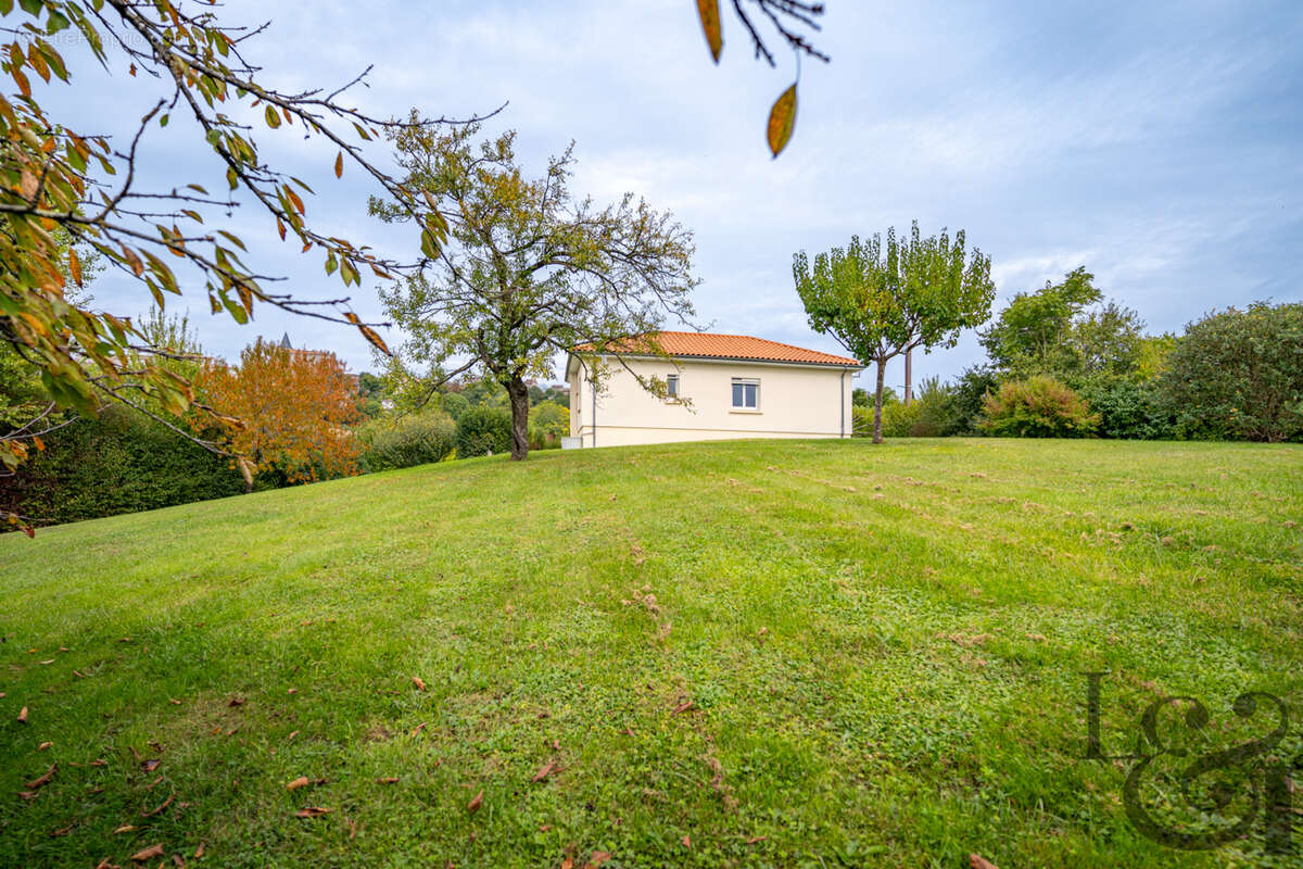 Maison à MONCLAR