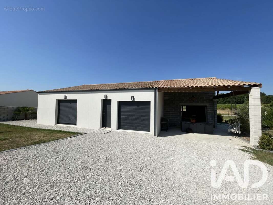 Maison 102 m² à Germignac  - photo 3