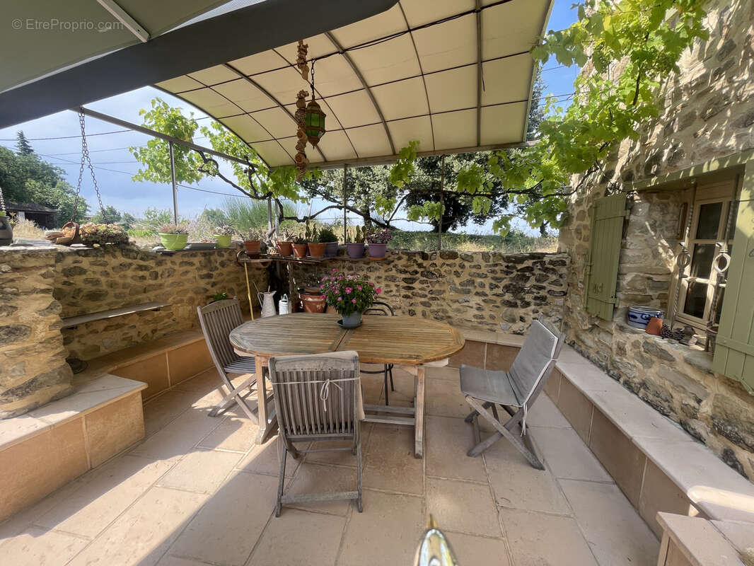 Exclusivite / proche vaison / mazet renove / terrain 4.000m2 / piscine / vue - photo 2