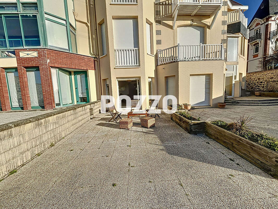 Appartement à SAINT-PAIR-SUR-MER