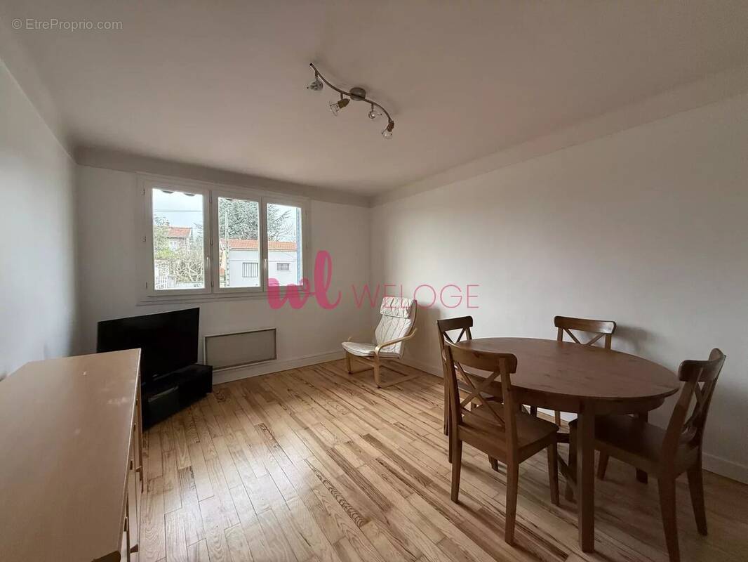 Appartement à SAINT-GENIS-LAVAL