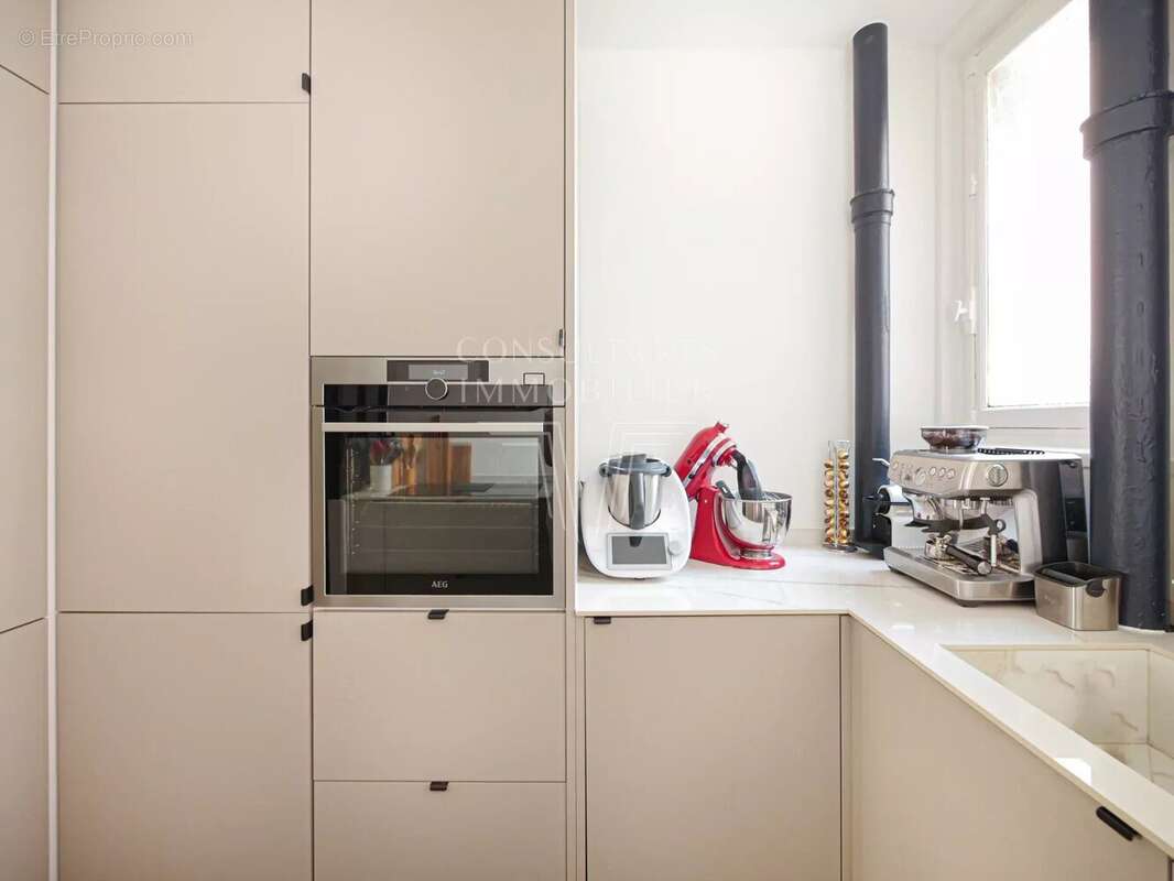 Appartement à PARIS-16E