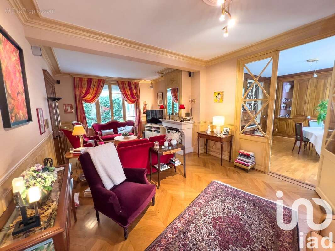 Maison 280 m² à Vert-Toulon  - photo 5