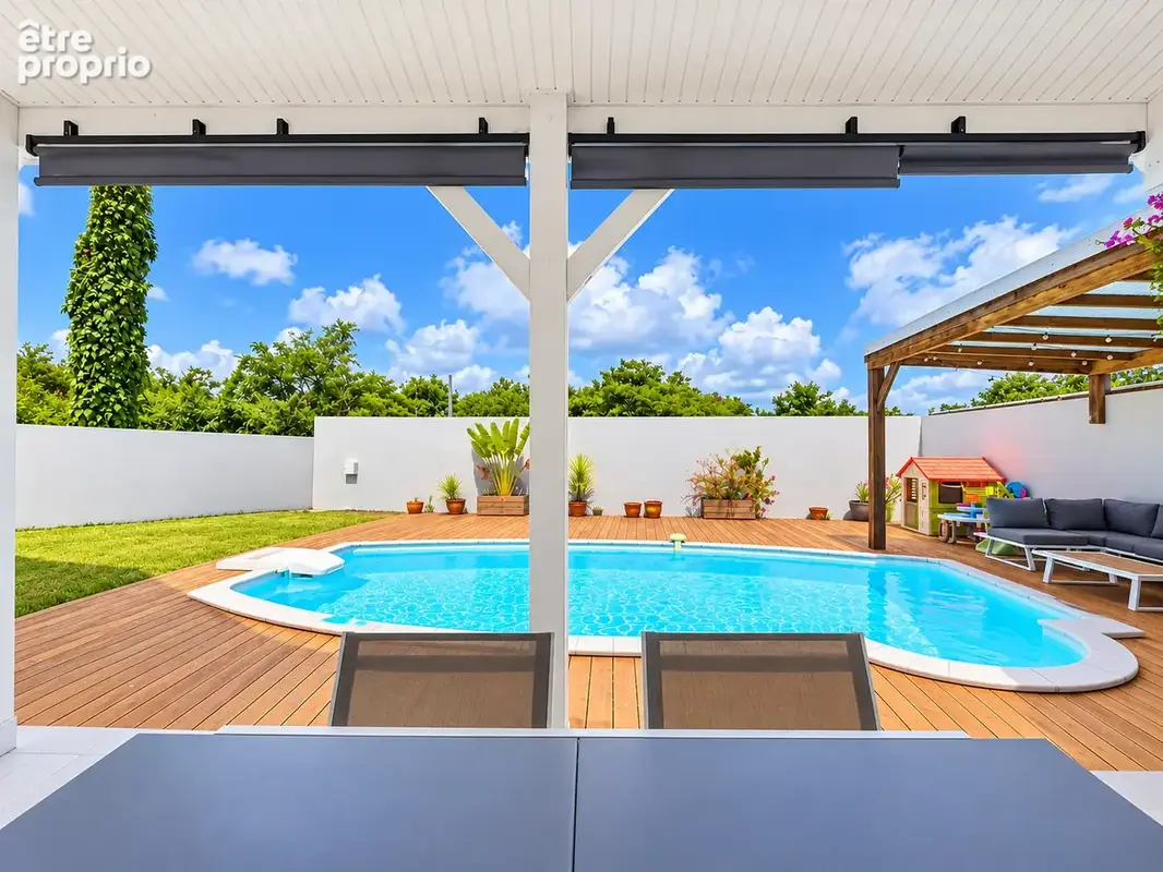 Maison F3 avec piscine et plage à pieds - Anse à la barque - photo 10