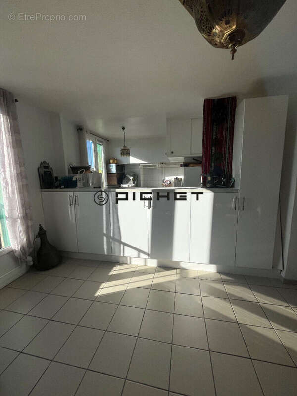 Appartement à MARSEILLE-12E