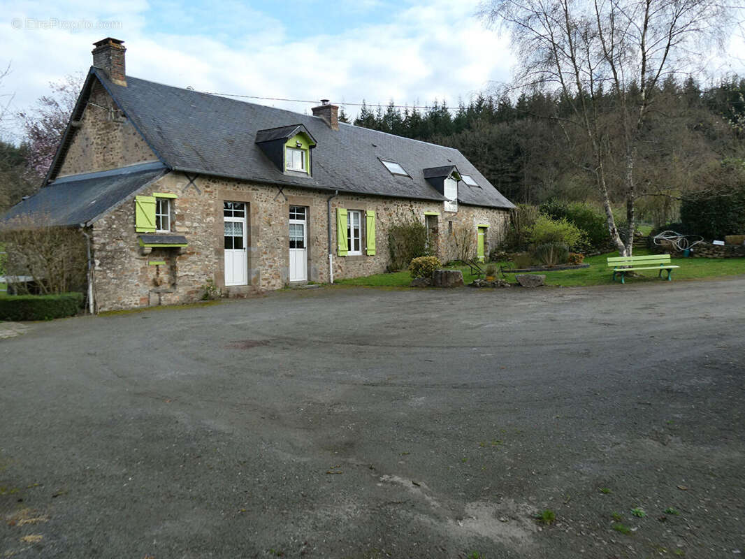 Maison à SAINT-PIERRE-SUR-ORTHE