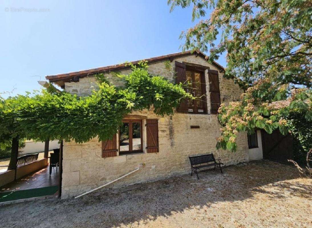 Maison à CHAMPAGNE-MOUTON