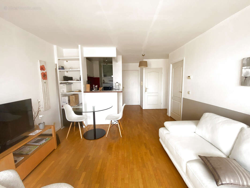 Appartement à COURBEVOIE