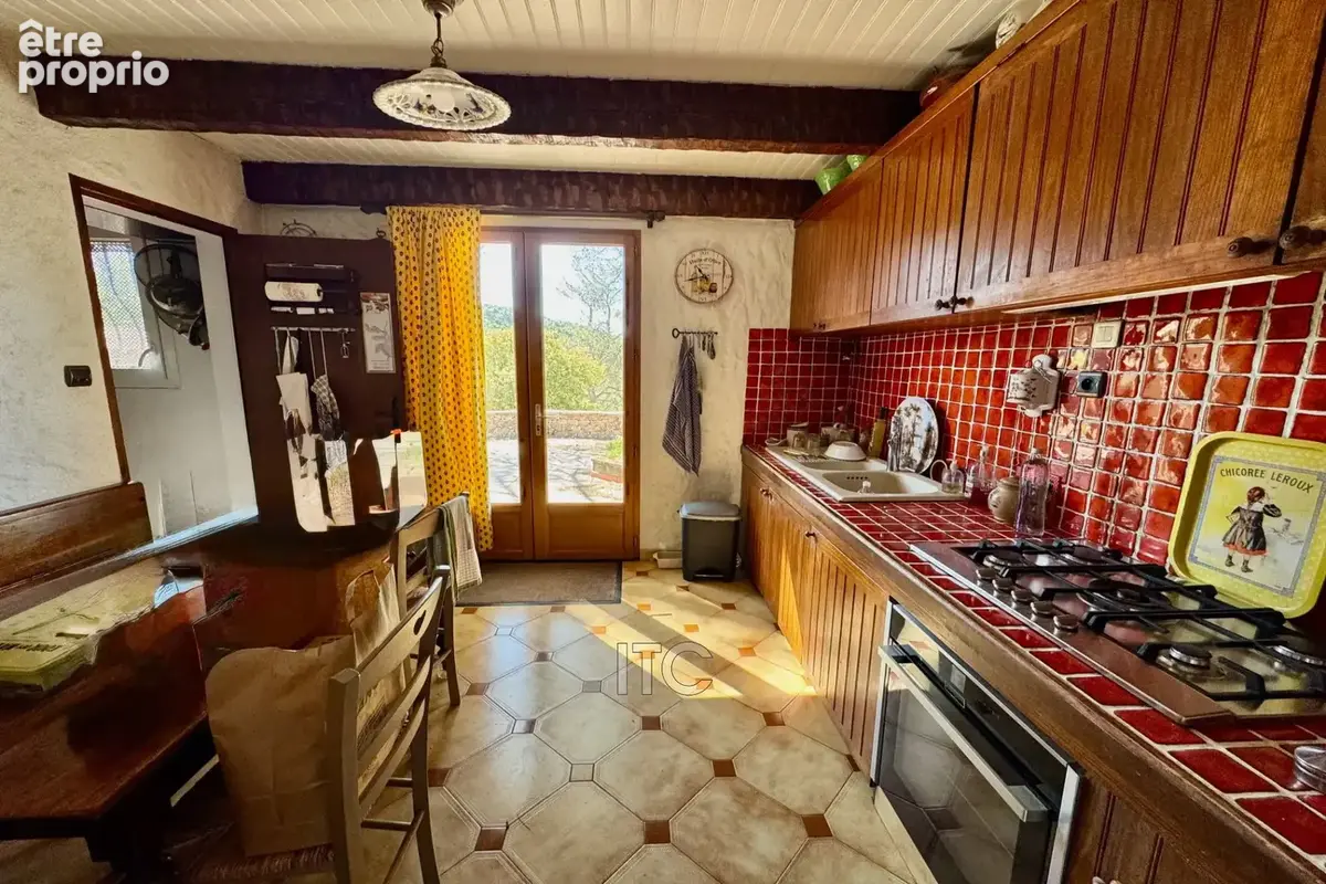 Maison 6 pièces 133 m² à vendre à Varages (83670) - photo 7