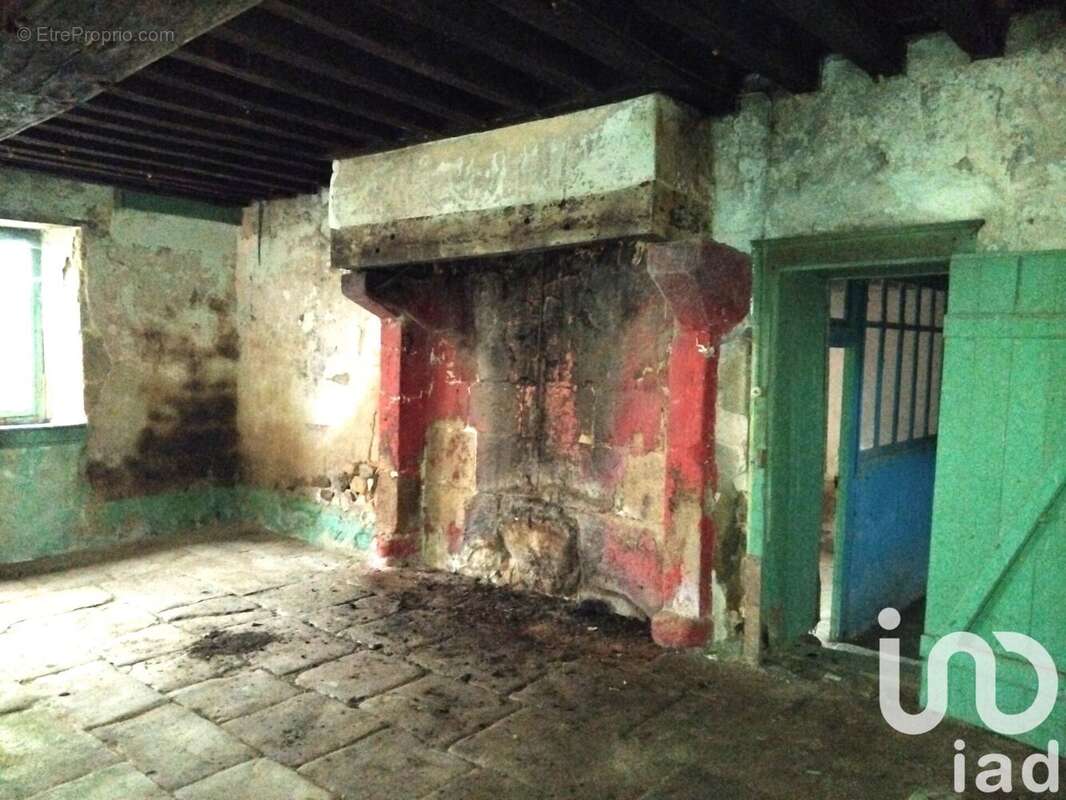 Photo 8 - Maison à ROCHES