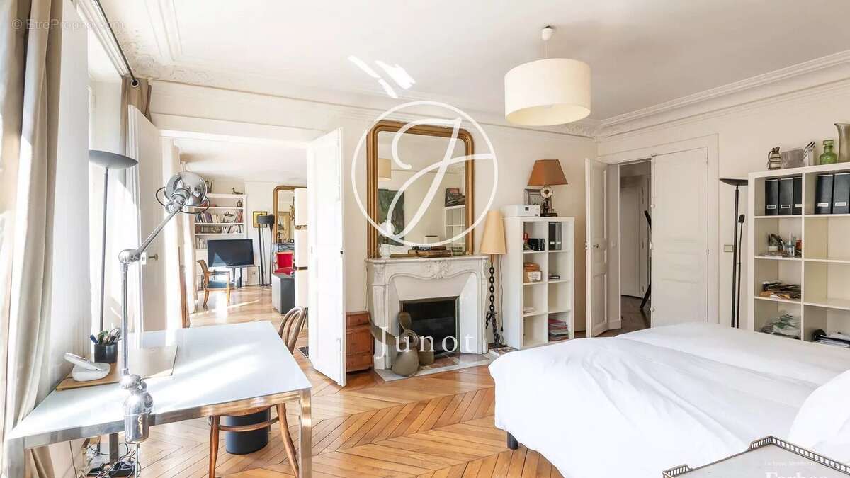 Appartement à PARIS-4E