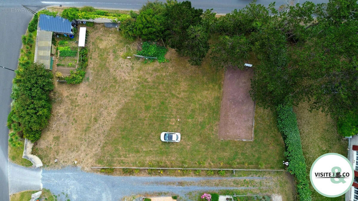 Terrain 1052 m² à Ver-Sur-Mer  - photo 4