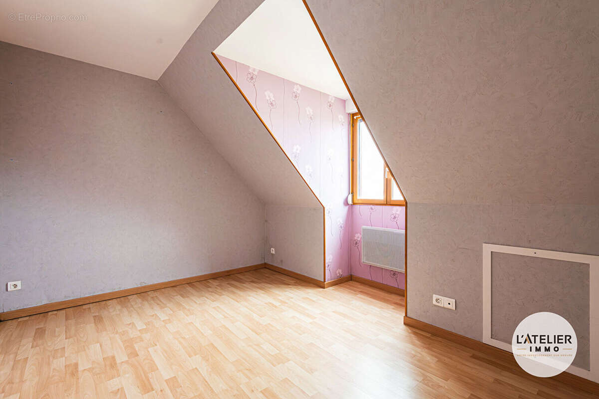 Maison à GUIGNICOURT