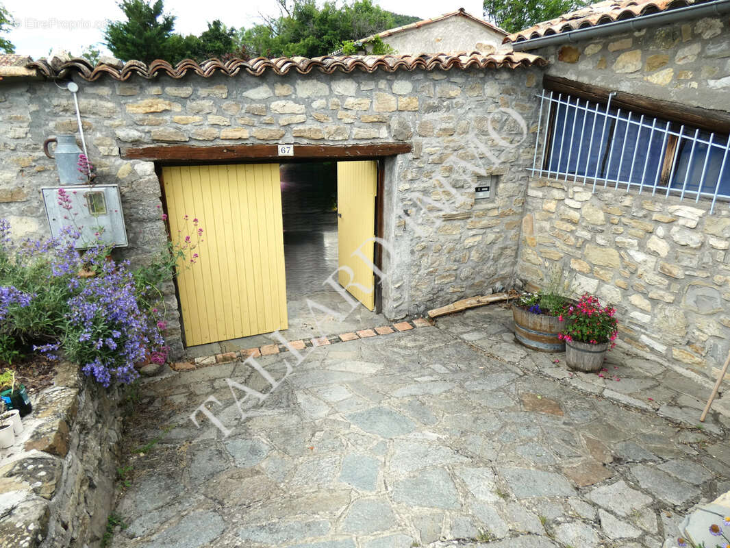 Maison à LARAGNE-MONTEGLIN