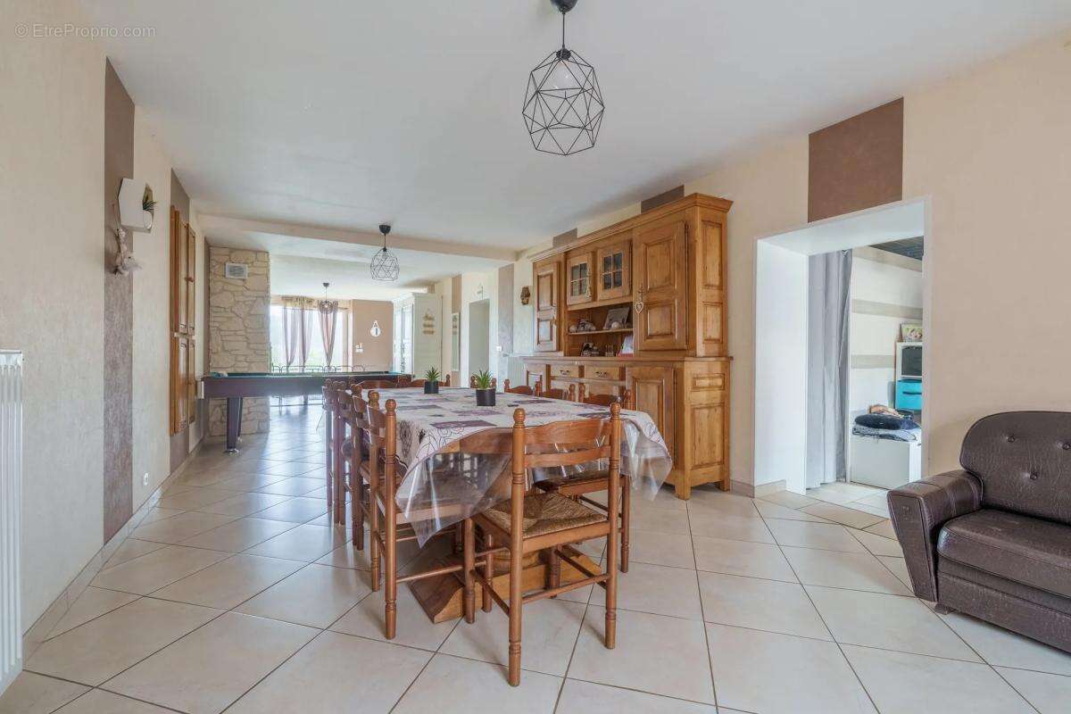 Maison à VAL-DE-MEUSE