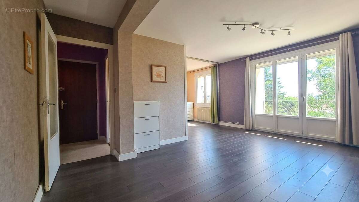 Appartement à CHARNAY-LES-MACON