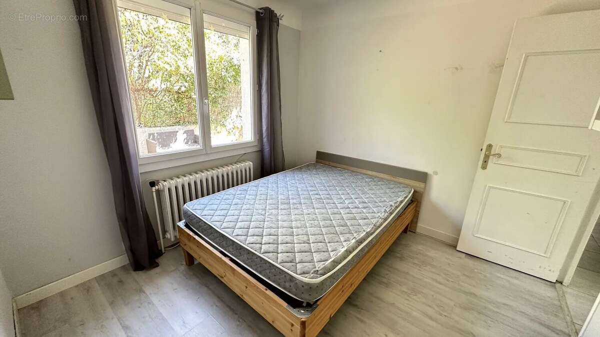 Deux maisons mitoyennes et un appartement avec jardin et garage - photo 9