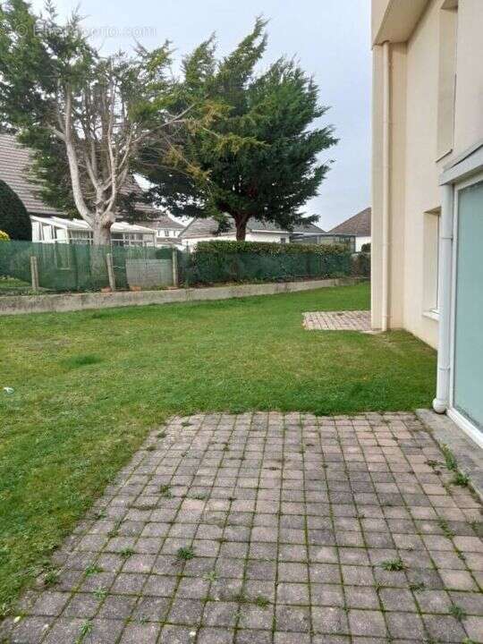 Commerce à CAMBES-EN-PLAINE