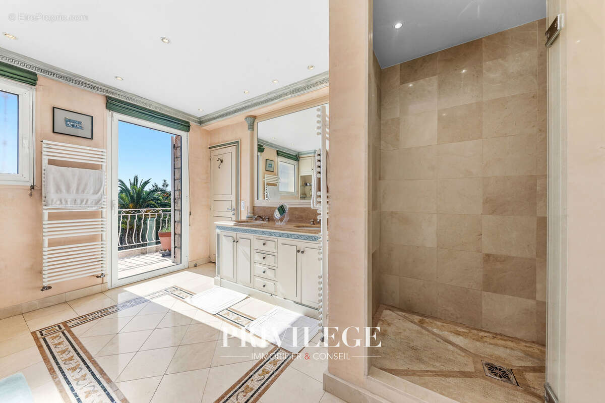 Maison à MOUGINS