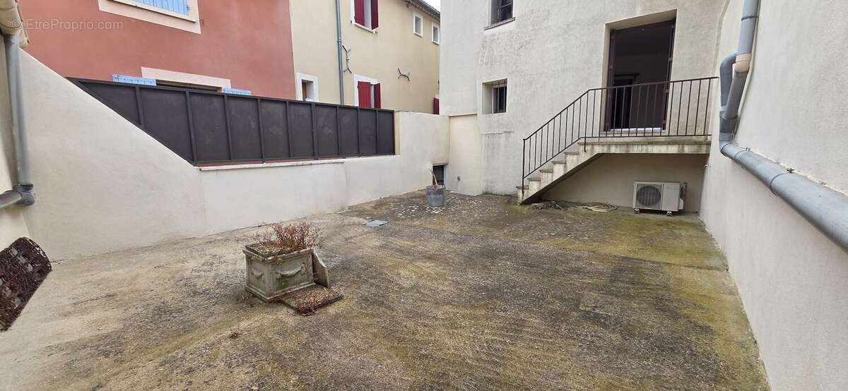 Maison à SAINT-QUENTIN-LA-POTERIE