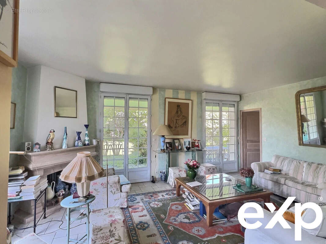 Maison à SAINT-MAUR-DES-FOSSES