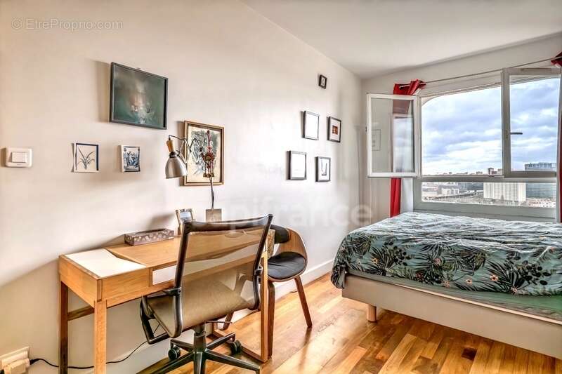 Appartement à PARIS-20E