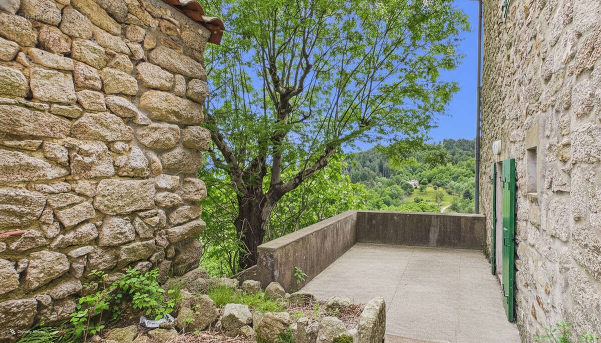 Maison à ROCLES