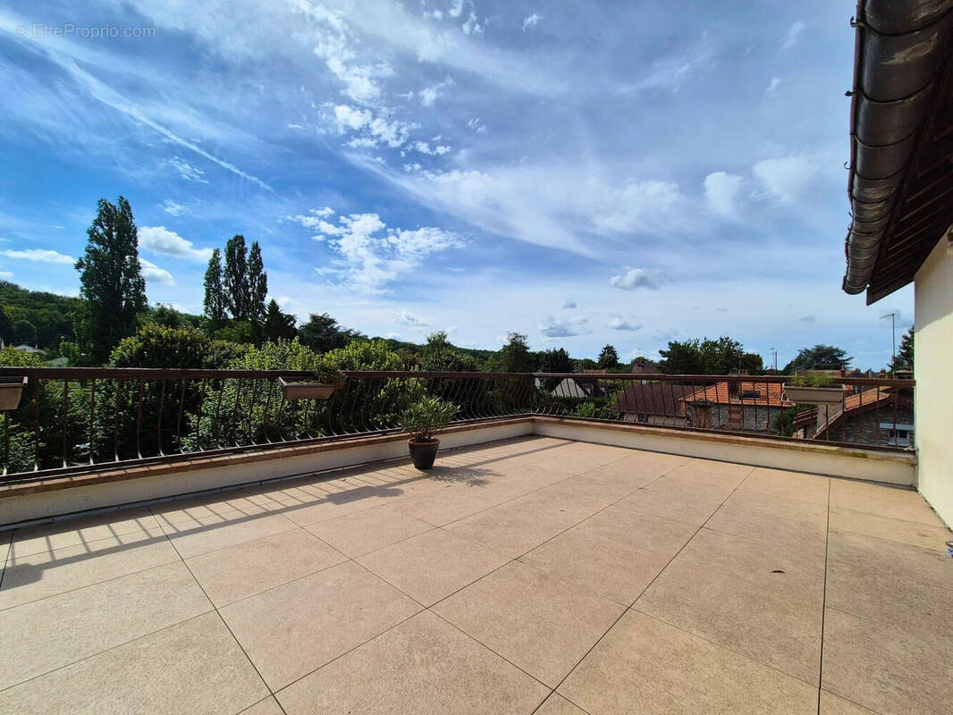 Appartement à HERICY