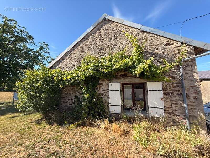 Maison en pierre entièrement rénovée, 95m², avec dépendances, terrain de 1154m² 148 000 € - photo 47