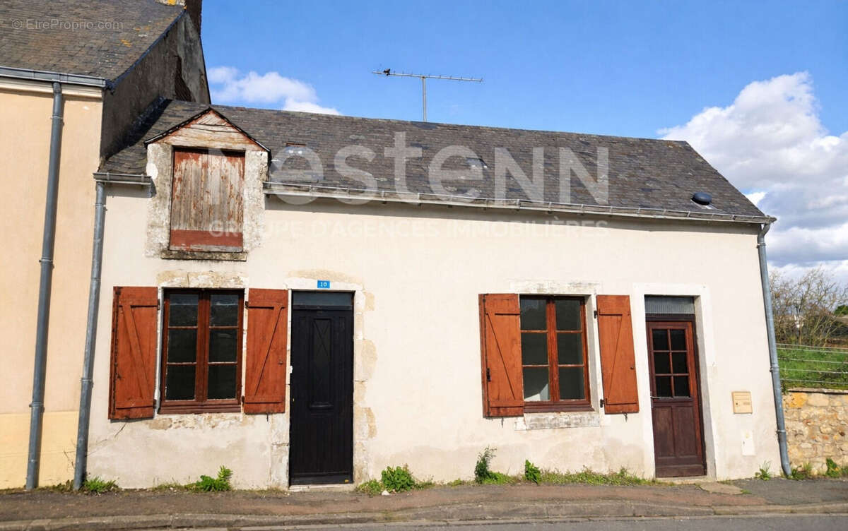 Maison à COULANS-SUR-GEE