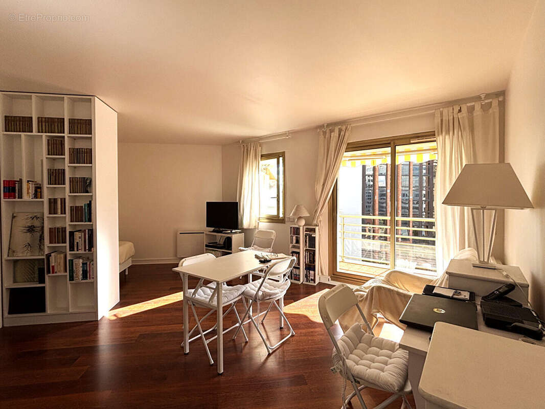 Appartement à LEVALLOIS-PERRET
