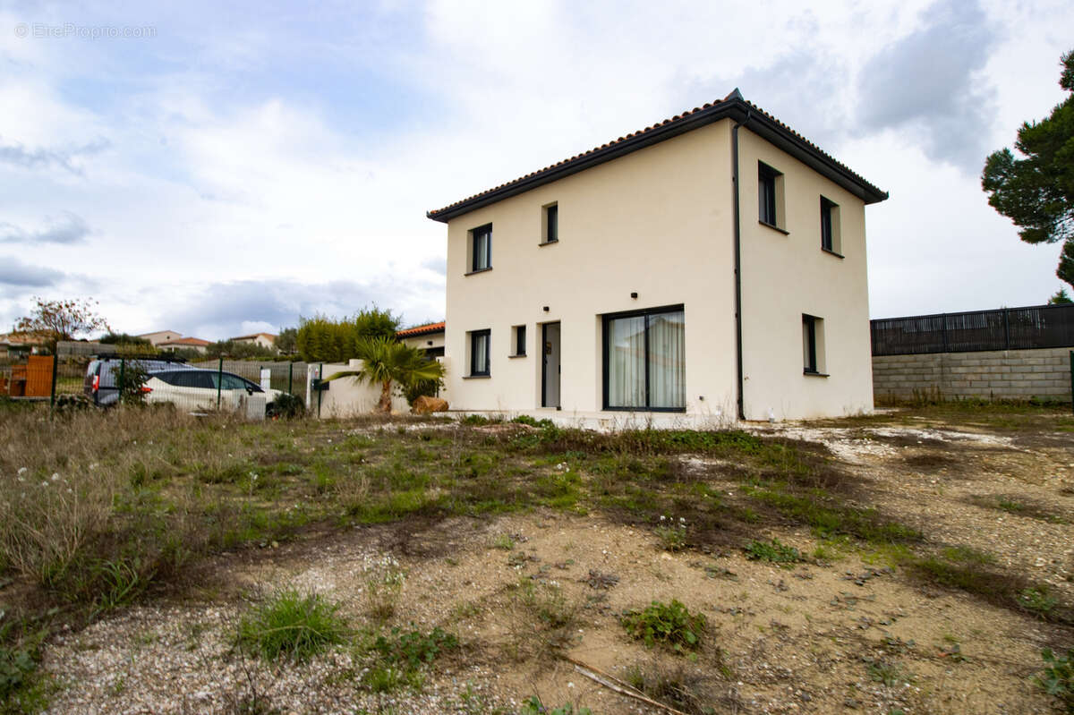 Maison à ROUJAN