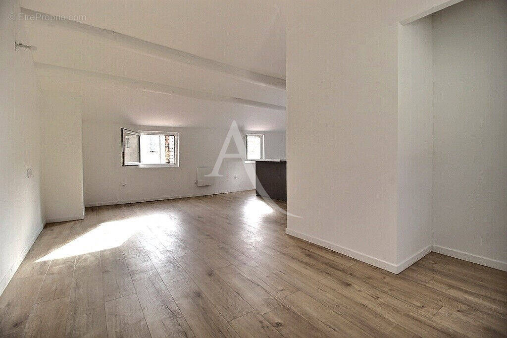 Appartement à MARSEILLE-6E
