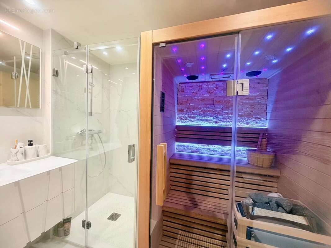 Appartement à EZE