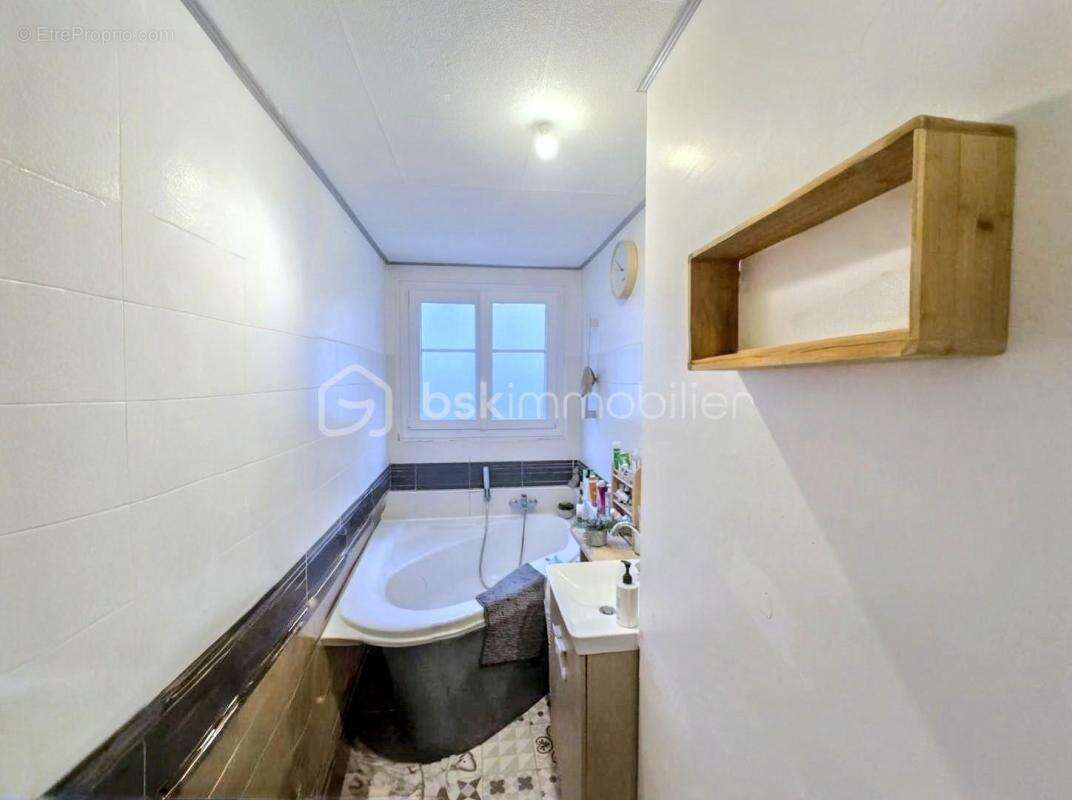 Appartement à BUC