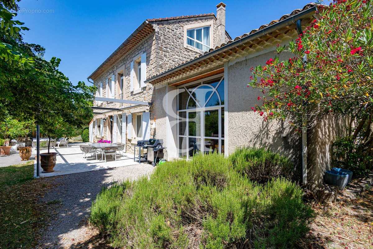 Maison à PERNES-LES-FONTAINES