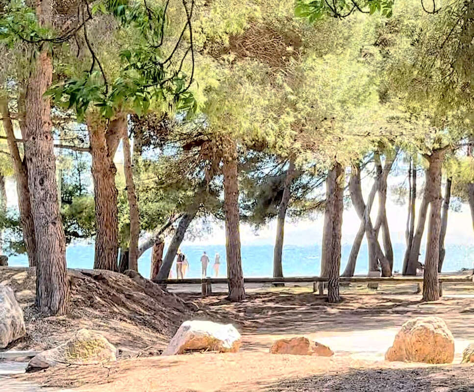 Appartement à LA LONDE-LES-MAURES